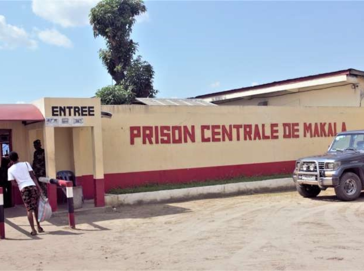 Surpeuplement, Malnutrition et manque de soins médicaux adéquats, RDC : Stanys Bujakera dénonce les mauvaises conditions d’incarcération à la Prison Centrale de Makala